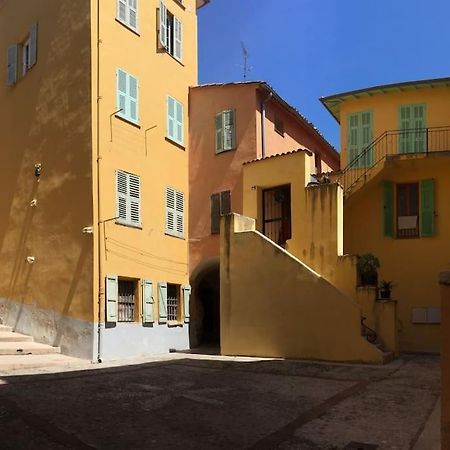 Between The Roofs Of Menton Old Town And The Sea Extérieur photo
