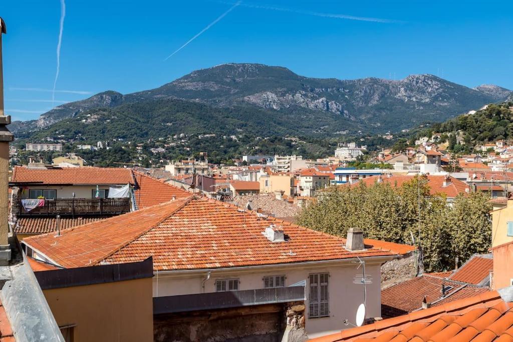 Between The Roofs Of Menton Old Town And The Sea Extérieur photo